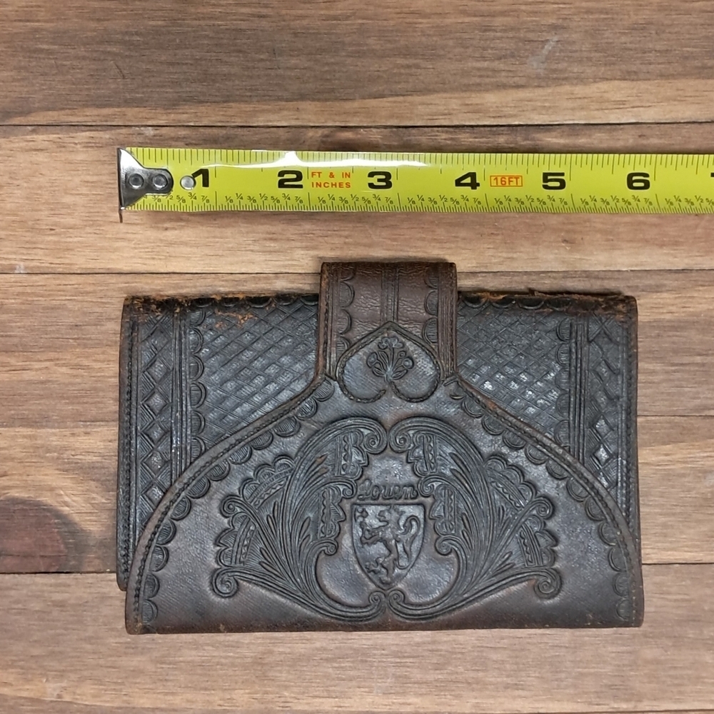 Vintage Hand Tooled Leather Bifold - Picture 5 of 6